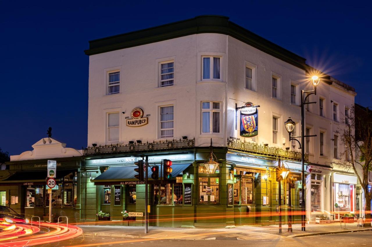 Black Lion Surbiton Esterno foto