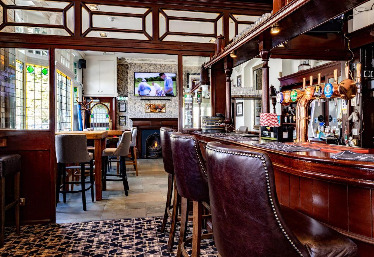 Black Lion Surbiton Esterno foto